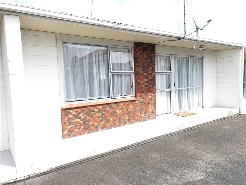 4/11 Worcester Street, West End, Palmerston North - Carousel 1