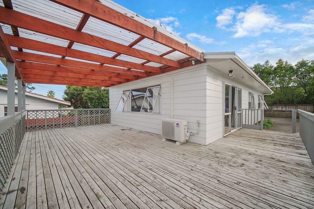 1/30 Kereru Street, Henderson, Auckland - Carousel 2