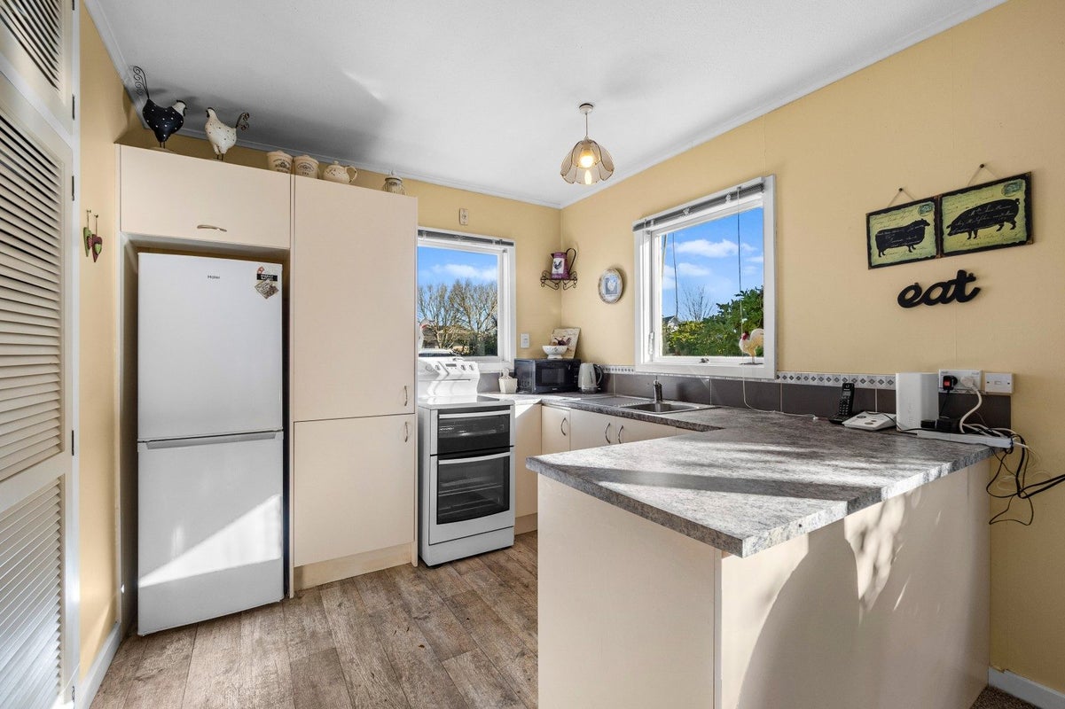 2/19 Osborn Grove, Allenton, Ashburton - Carousel 2