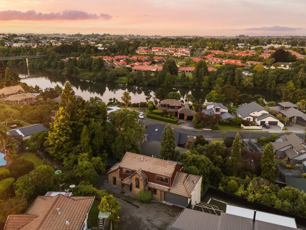 3B Houhere Place, Pukete, Hamilton - Carousel 2