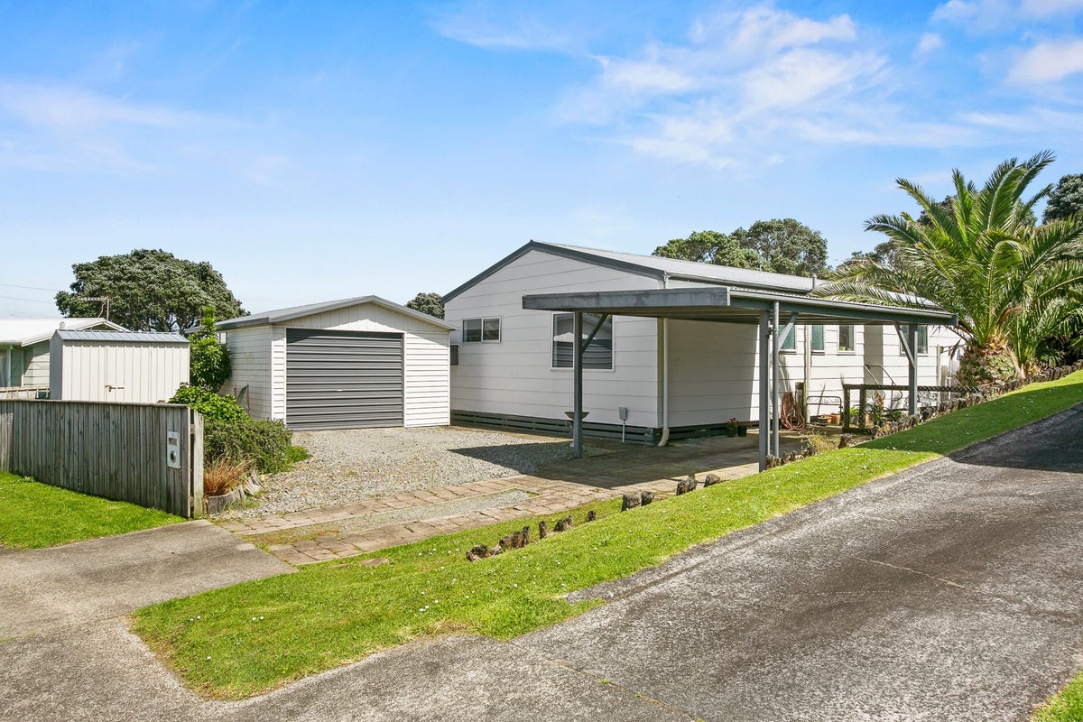 7 Tahurangi Place, Spotswood, New Plymouth - Carousel 16