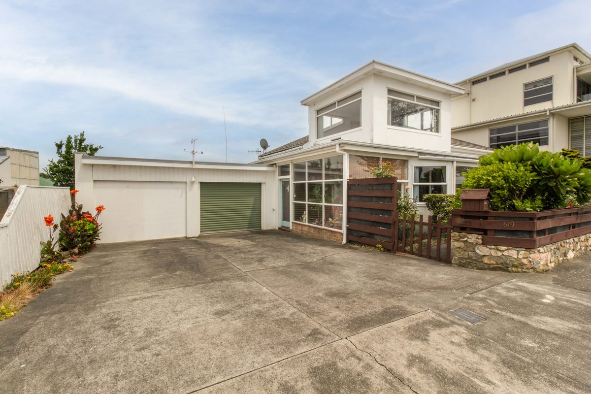 619 Marine Parade, Napier South, Napier - Carousel 1