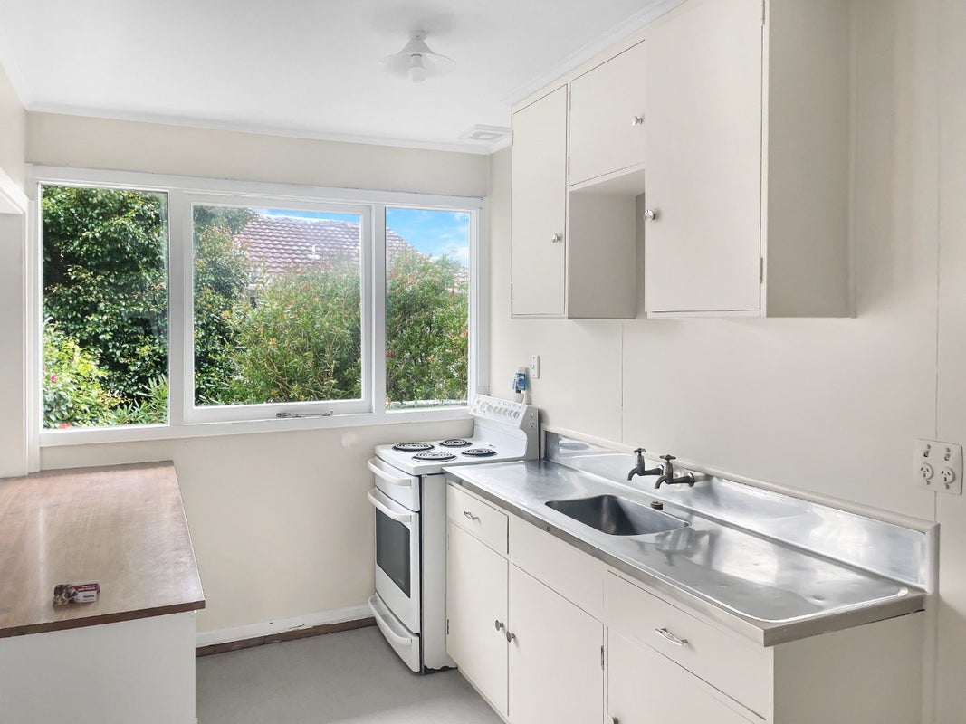 2/12 Trevethick Grove, Woburn, Lower Hutt - Carousel 2