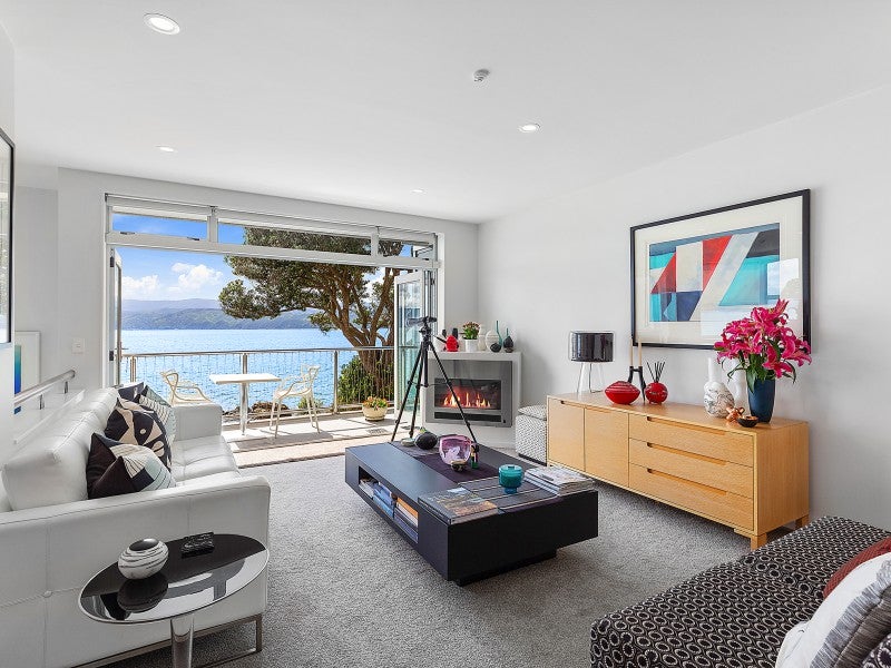 2/363 Karaka Bay Road, Karaka Bays, Wellington - Carousel 2