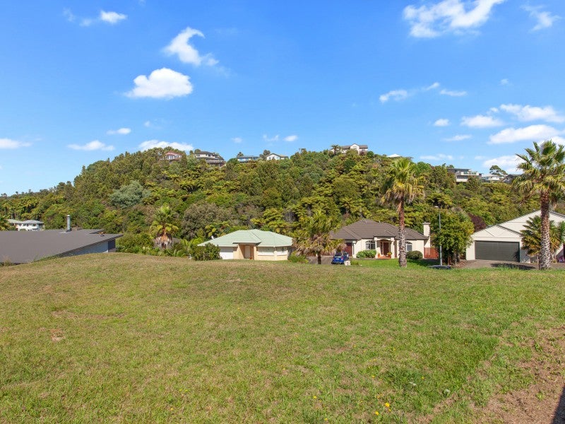 10 The Fairway, Whakatane, Whakatane - Carousel 1