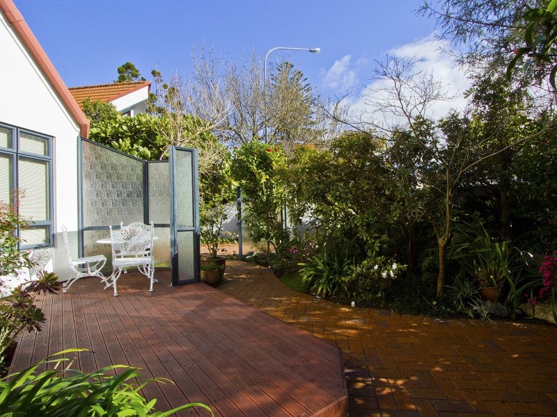 3 Bloomfield Terrace, Hutt Central, Lower Hutt - Carousel 20