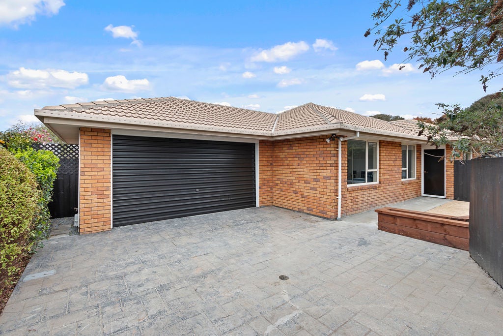2/51A Rookwood Avenue, New Brighton, Christchurch  - Carousel 1