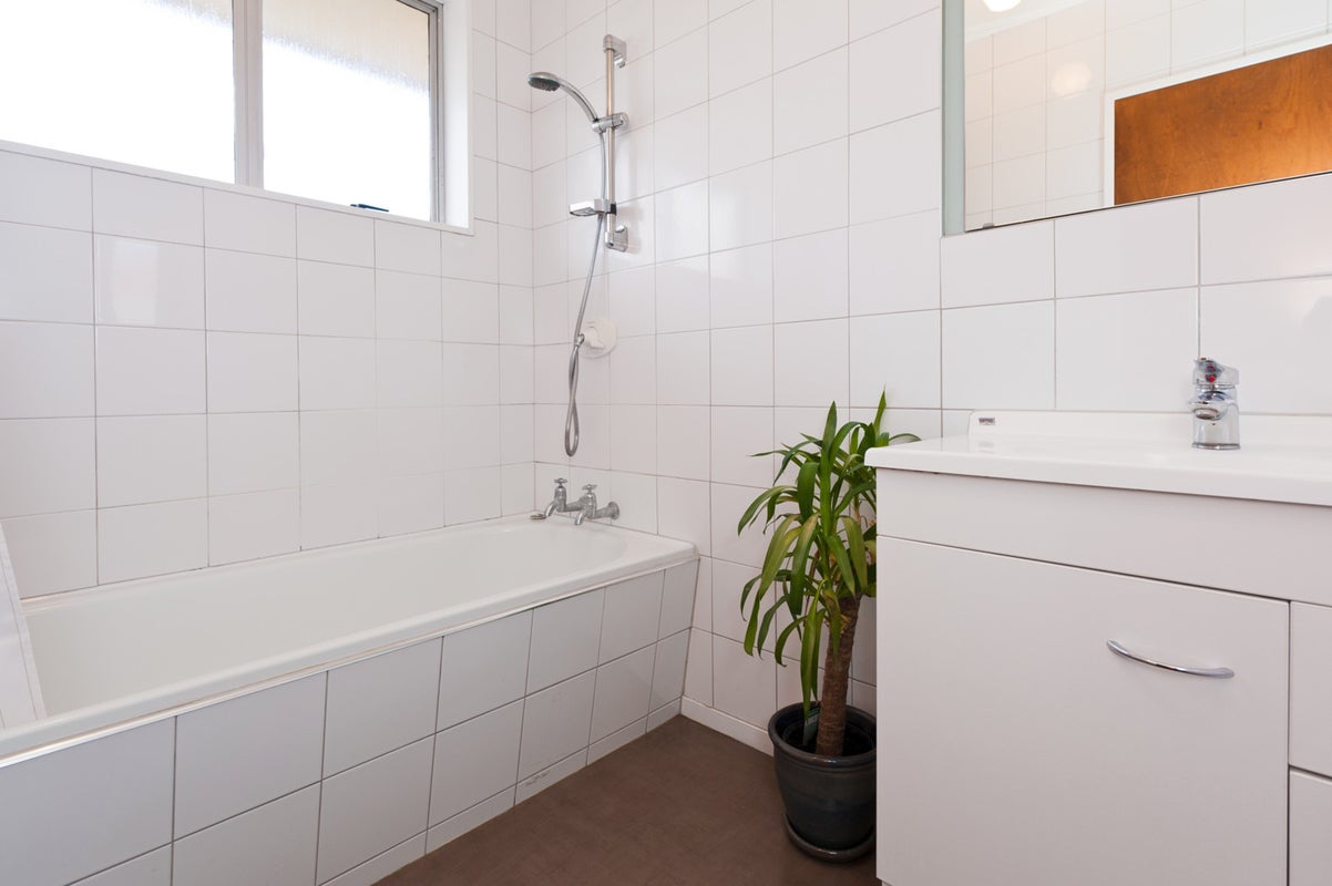 2/71 Trafalgar Street, St Albans, Christchurch - Carousel 9