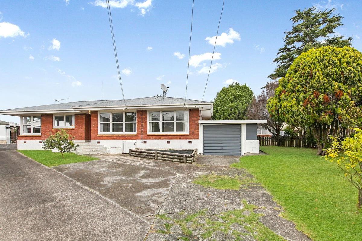 4 Clayton Road, Manurewa, Auckland - Carousel 1