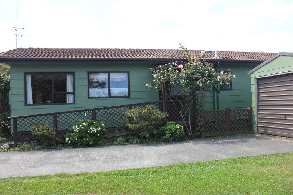12B Sequoia Place, Pukete, Hamilton - Carousel 15