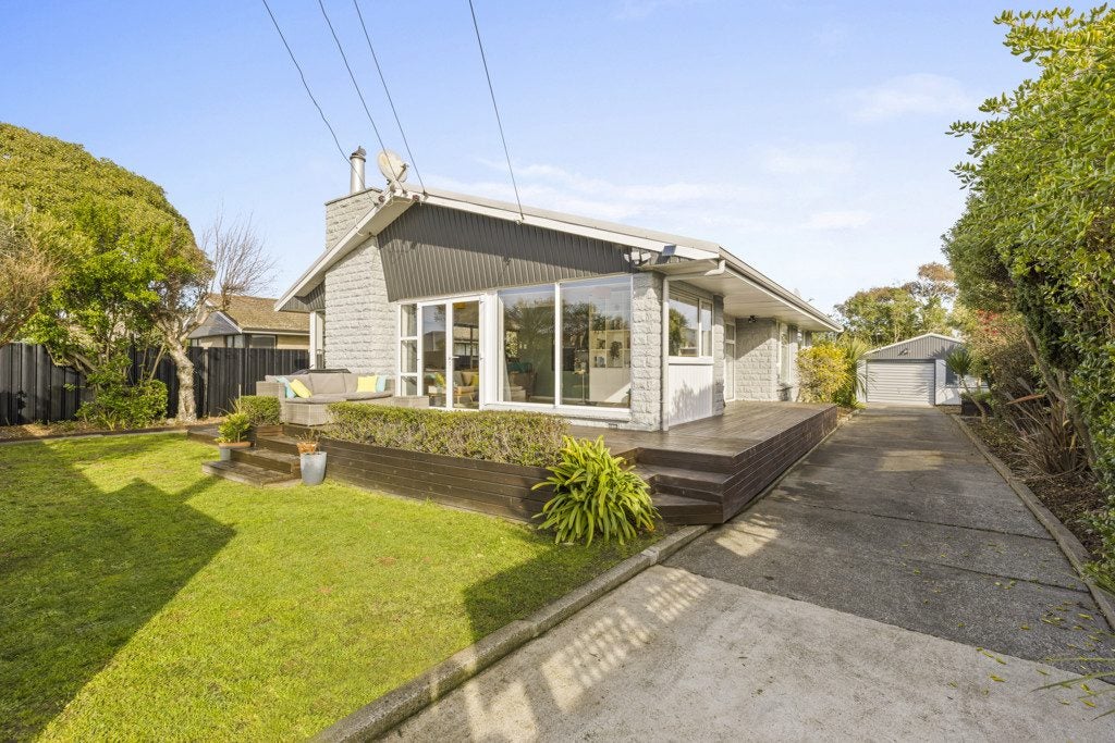 16 Malta Crescent, South New Brighton, Christchurch - Carousel 1