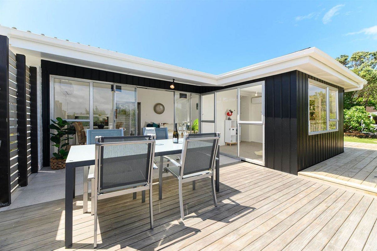 3/38 William Souter Street, Forrest Hill, Auckland - Carousel 2