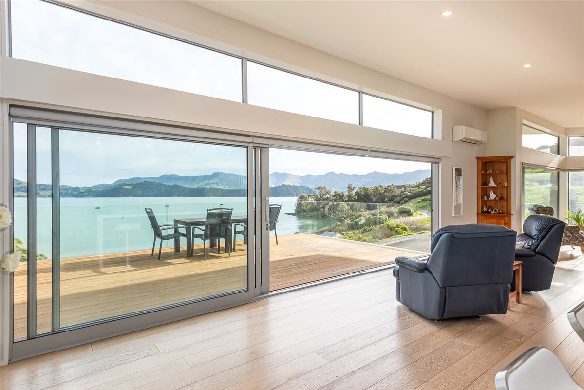 7 Te Wharau Lane, Charteris Bay, Lyttelton - Carousel 2