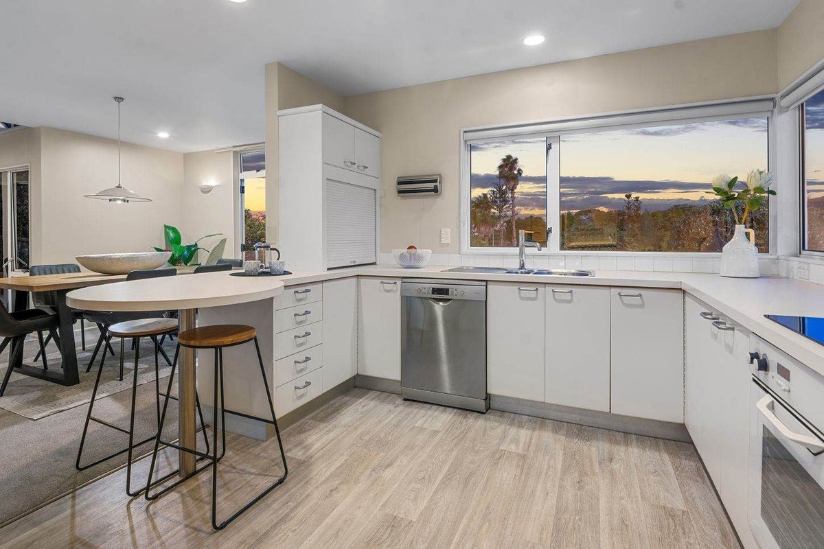 2/99 Hebron Road, Waiake, Auckland - Carousel 20