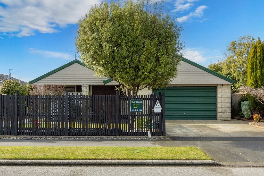 50 Royal Park Drive, Parklands, Christchurch - Carousel 1