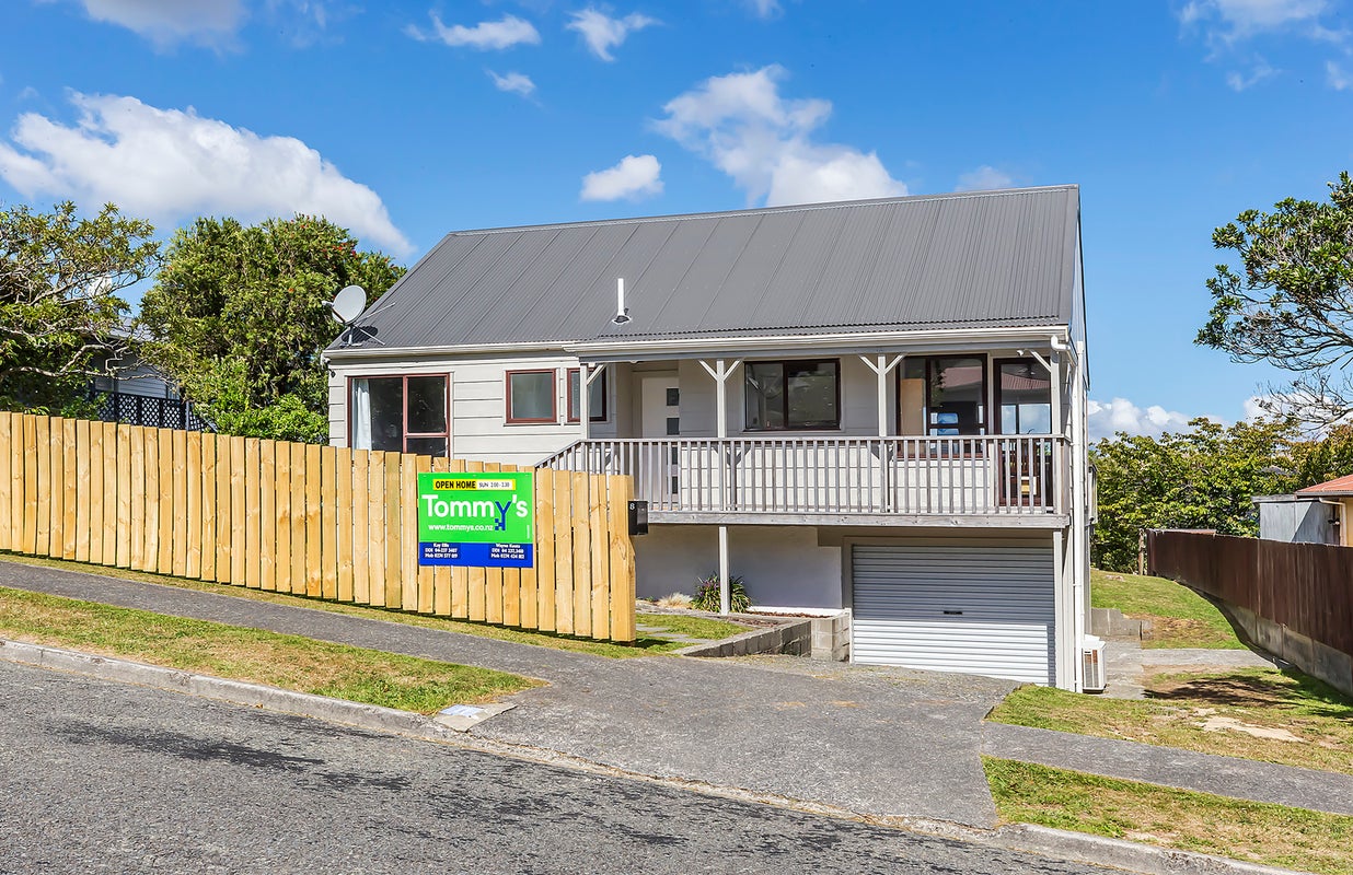 8 Sombrero View, Ascot Park, Porirua - Carousel 2