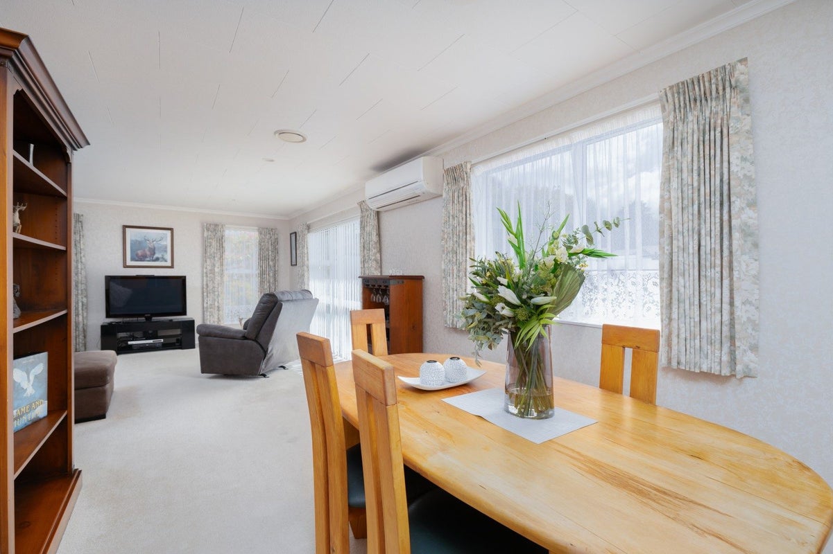 82 Celia Street, Stratford, Stratford - Carousel 1