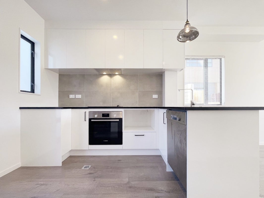 8/8 Arney Road, Ranui, Auckland - Carousel 1