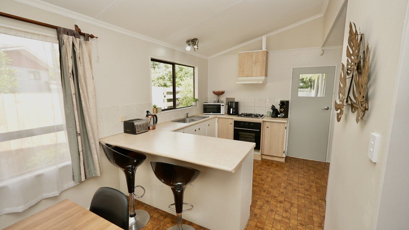 62 Acacia Street, Kelvin Grove, Palmerston North - Carousel 2
