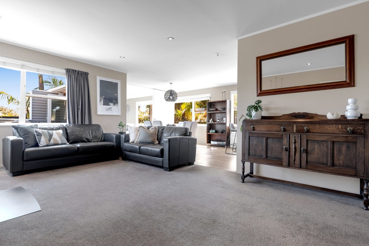 113 Gills Road, Bucklands Beach, Auckland - Carousel 2