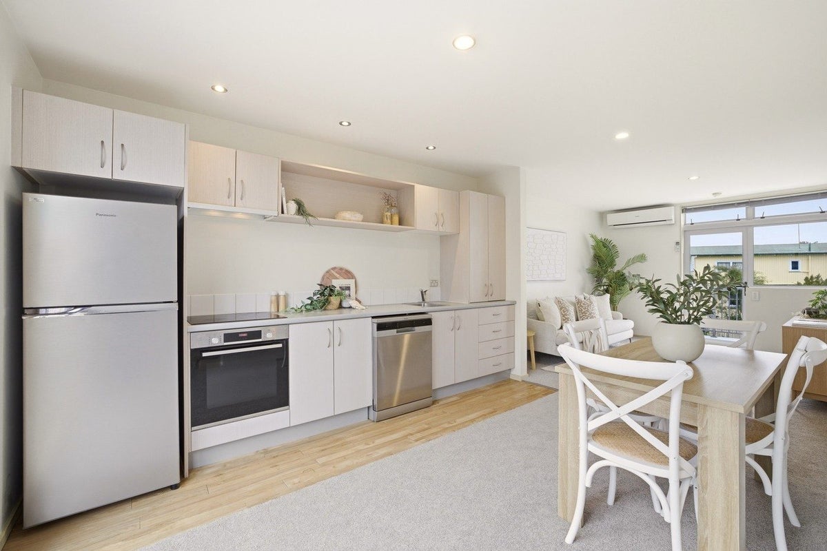 14/54 Champion Street, Edgeware, Christchurch - Carousel 1