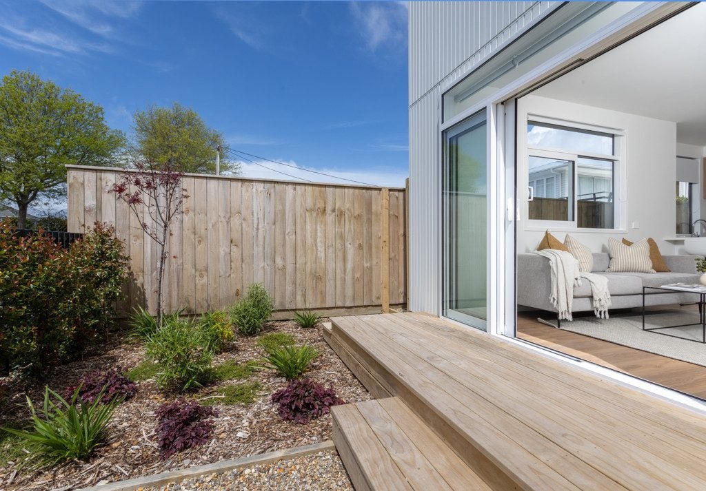 588A Te Atatu Road, Te Atatu Peninsula, Auckland - Carousel 1