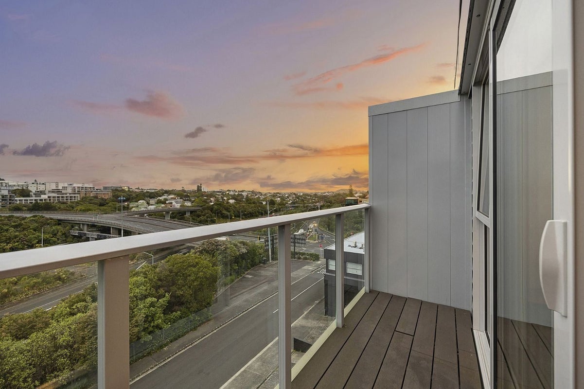5B/6 Winchester Street, Newton, Auckland - Carousel 21