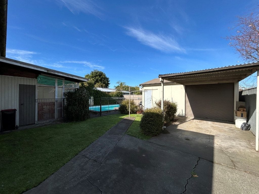 413 Collinge Road, Mayfair, Hastings - Carousel 12