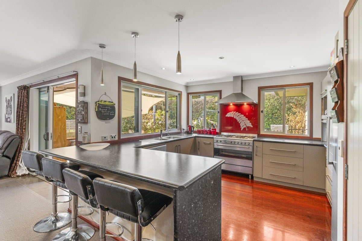 1 Warren Fisher Grove, Rangatira Park, Taupo - Carousel 2