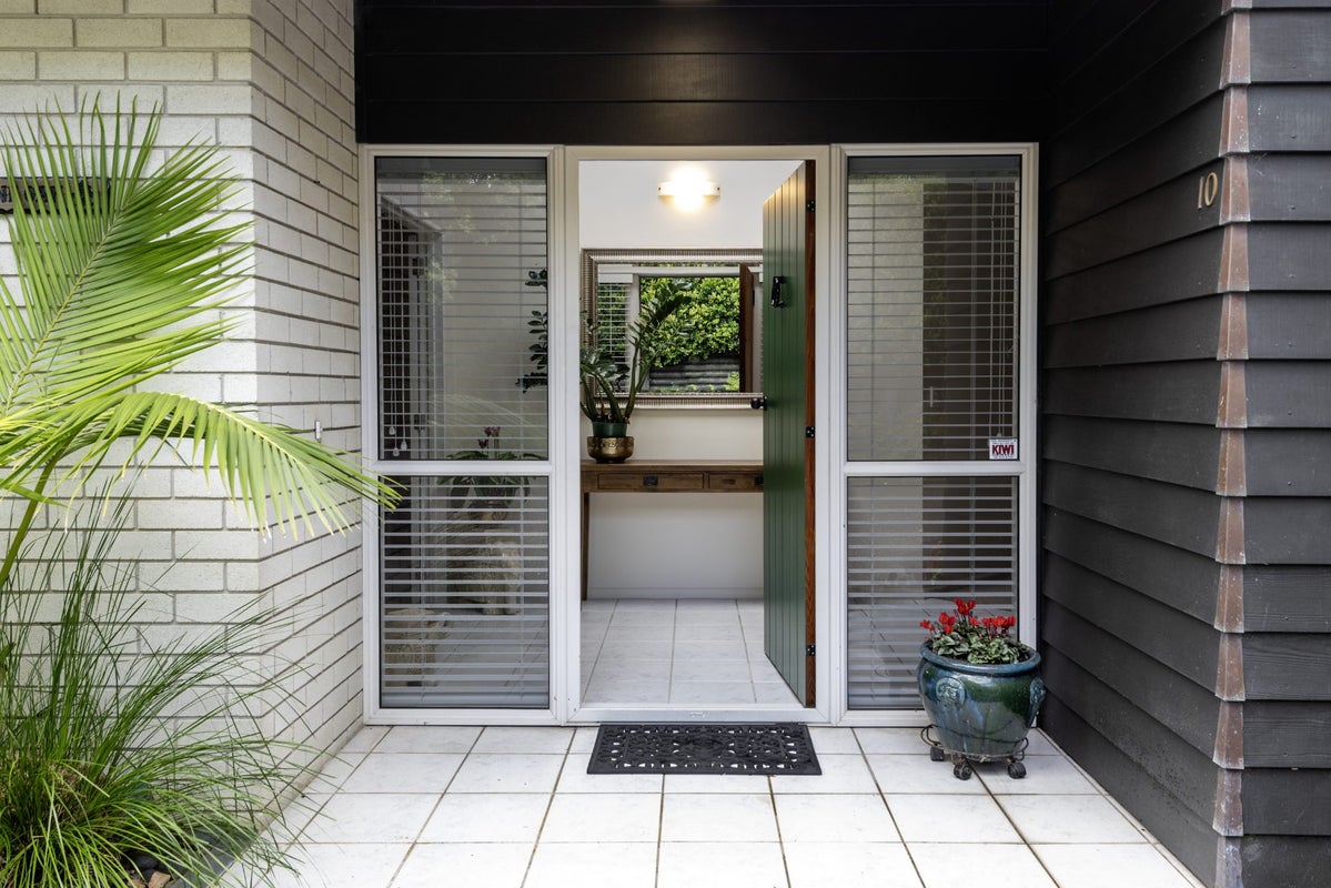 10 Paparoa Road, Cockle Bay, Auckland - Carousel 2