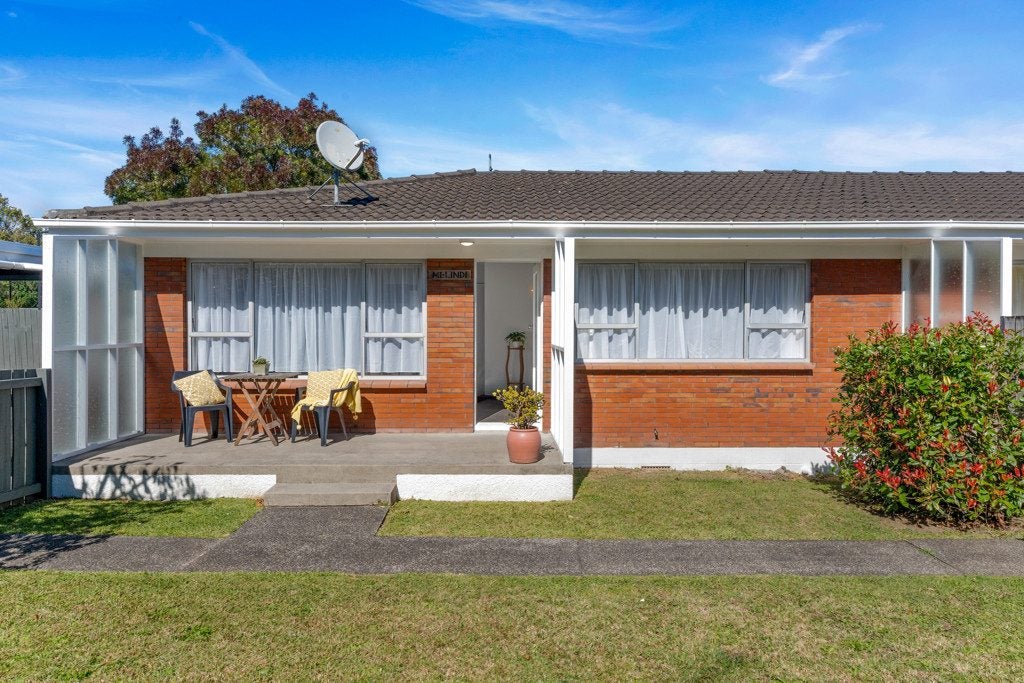 1/17 Crossfield Road, Glendowie, Auckland - Carousel 1