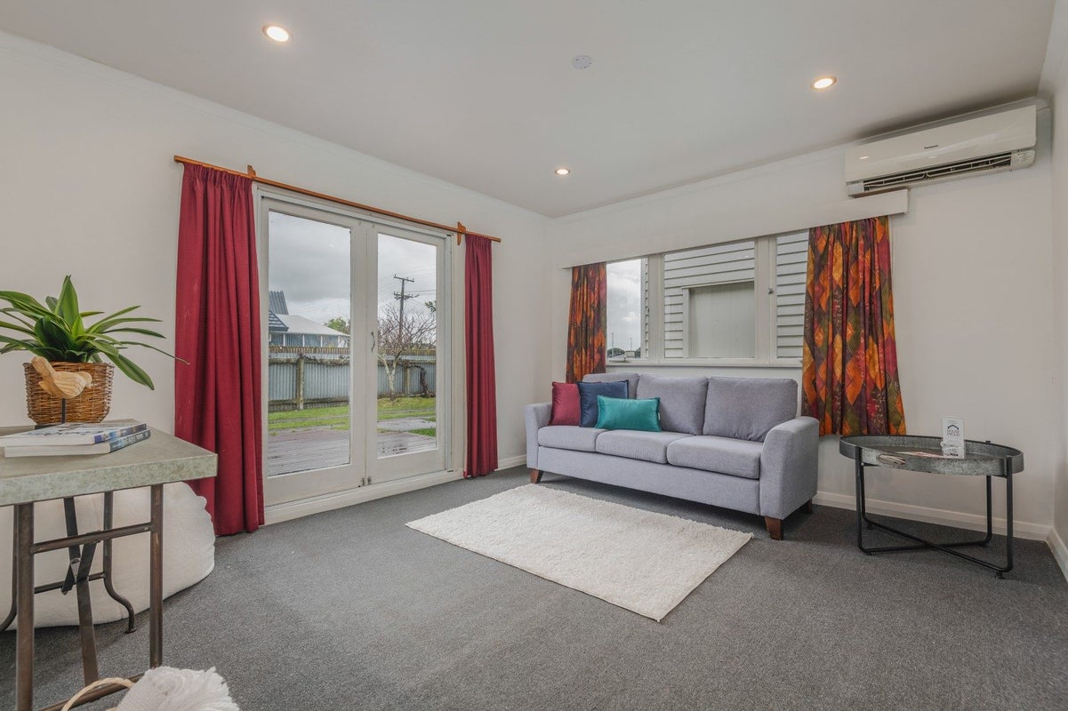 16 Seaforth Avenue, Milson, Palmerston North - Carousel 2