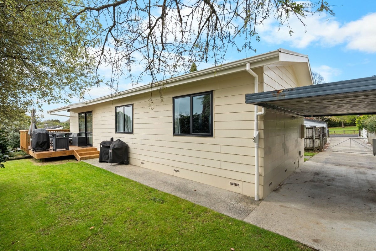15A Sillary Street, Hamilton East, Hamilton - Carousel 1