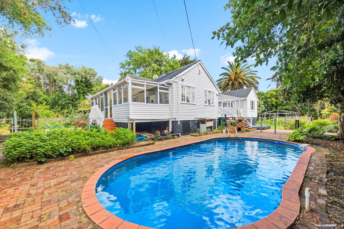 5 Woolley Avenue, New Lynn, Auckland - Carousel 1