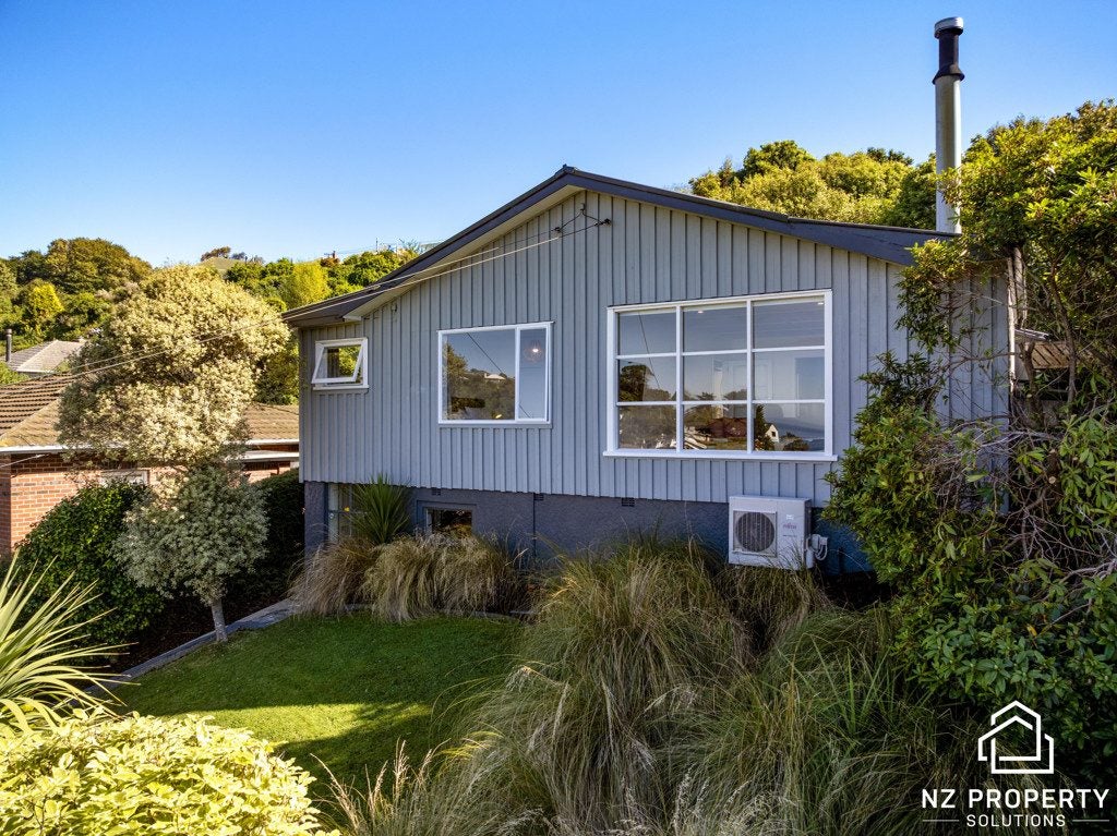 24 Seaview Terrace, Kew, Dunedin - Carousel 1