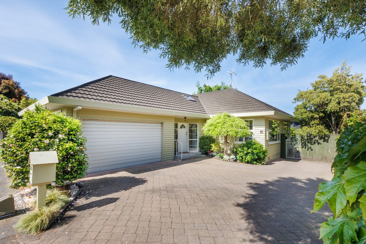 234 Victoria Avenue, Hokowhitu, Palmerston North - Carousel 1