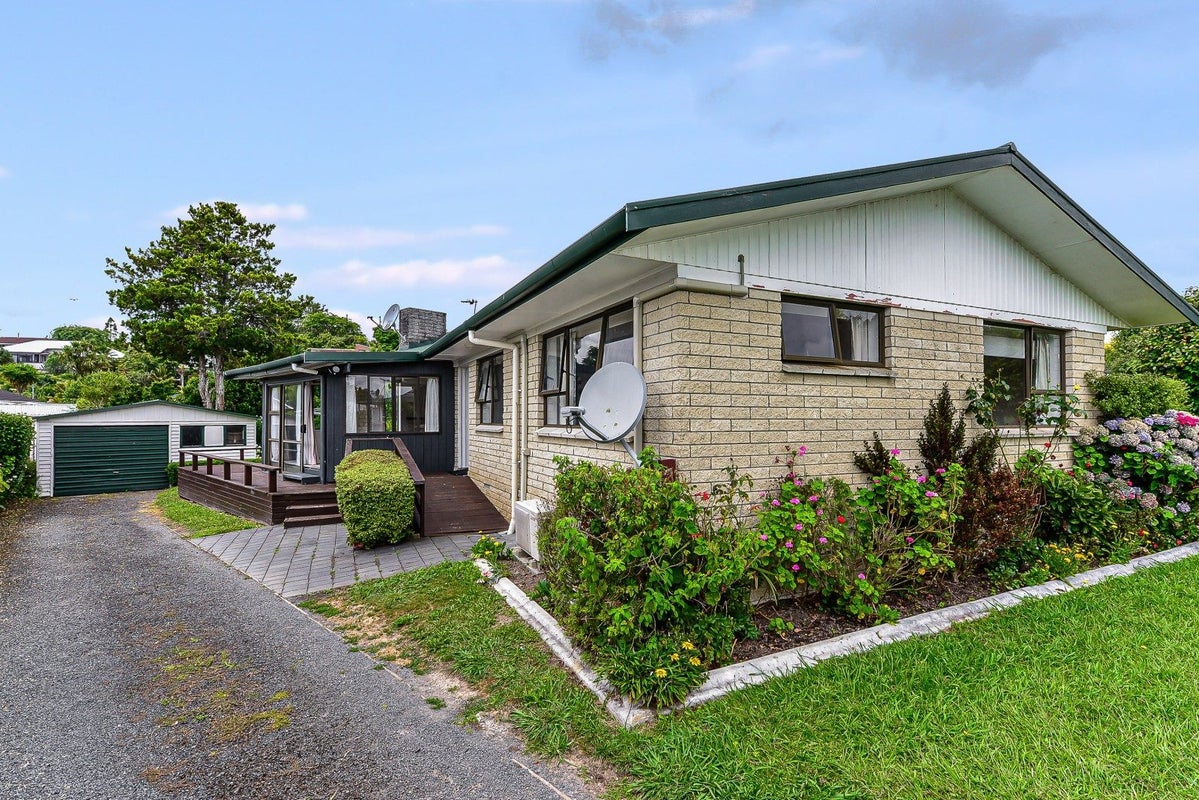 3 Norfolk Place, Pukete, Hamilton - Carousel 1