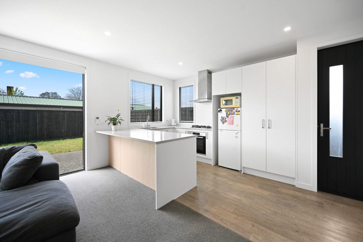 1/14 Mitcham Avenue, Forest Lake, Hamilton - Carousel 2