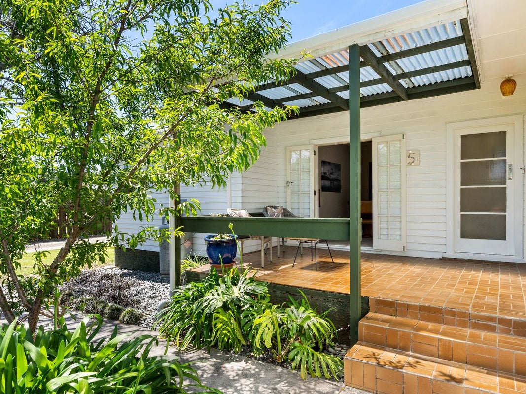 5 Vivian Street, Inner Kaiti, Gisborne - Carousel 2