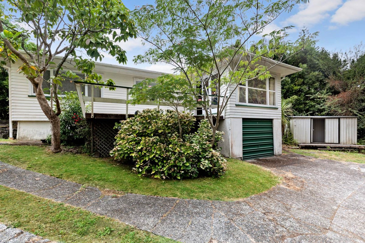12 Cronin Place, Beach Haven, Auckland - Carousel 1