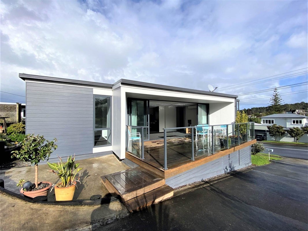 347 Beach Road, Campbells Bay, Auckland - Carousel 1