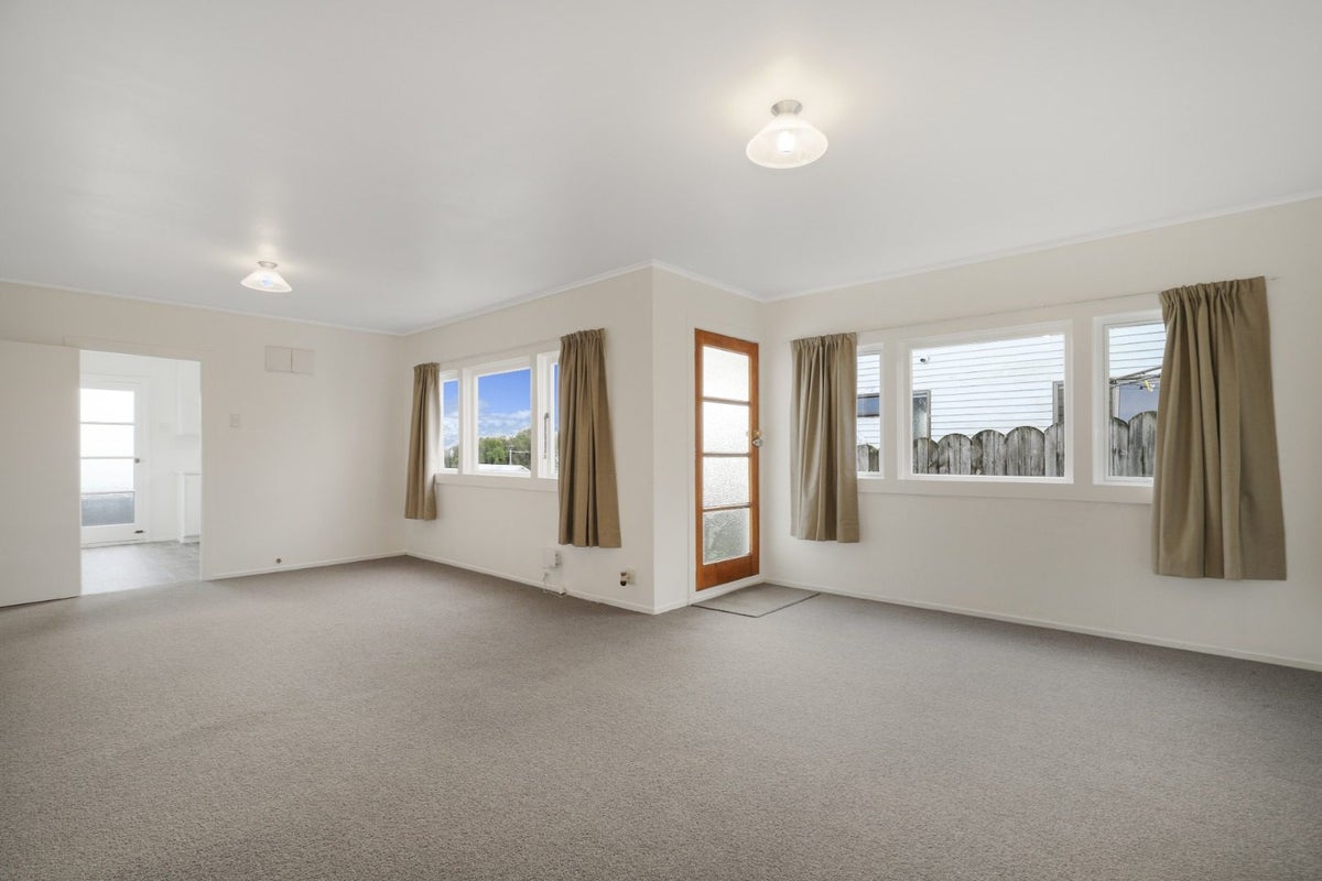 32A Bannerman Road, Morningside, Auckland - Carousel 1