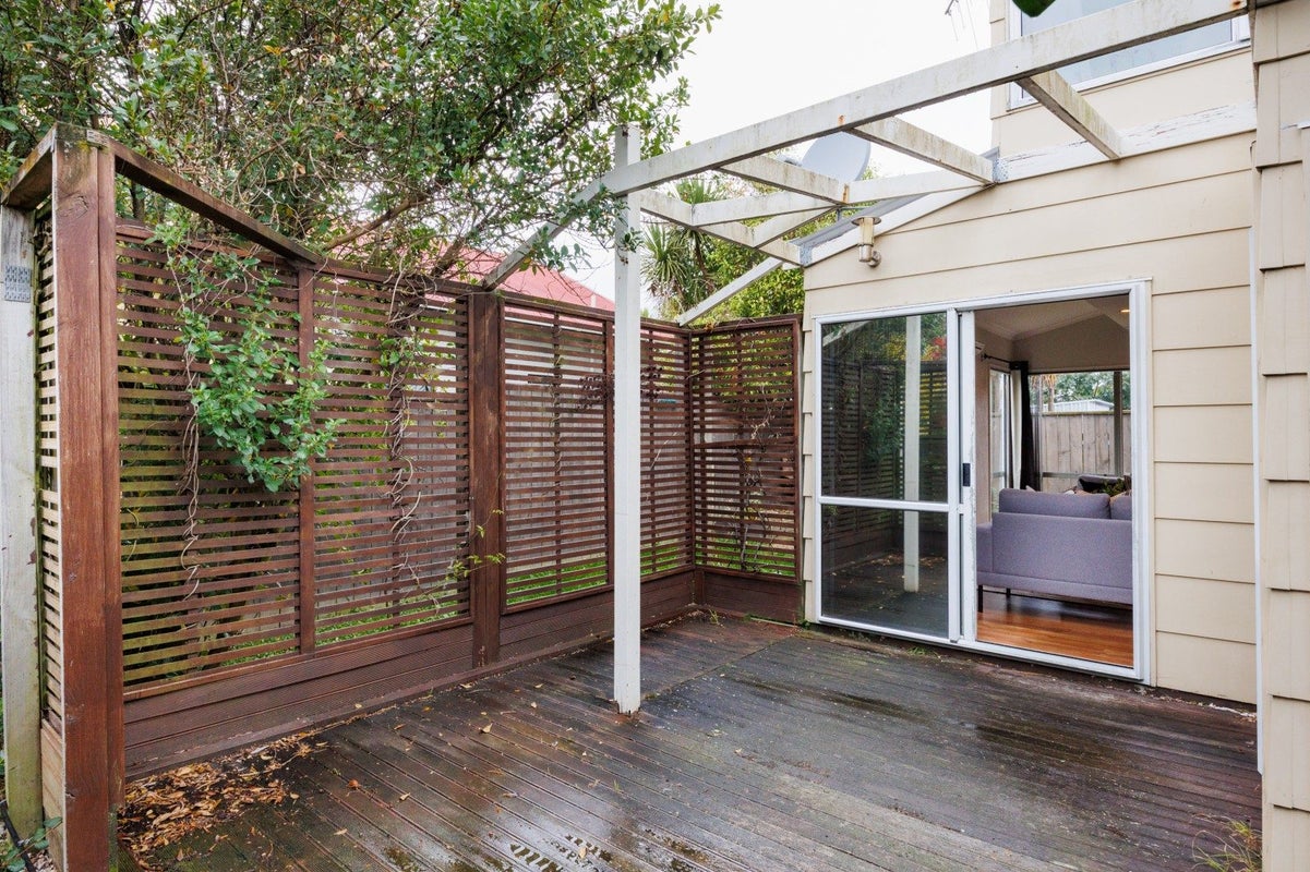 12 Coromandel Court, Roslyn, Palmerston North - Carousel 15