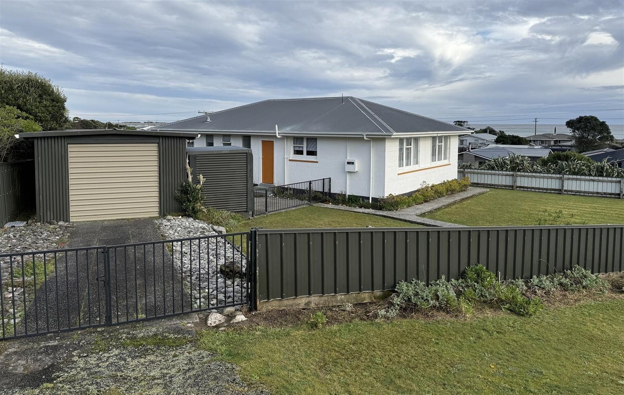 16 Monro Street, Cobden, Greymouth - Carousel 1