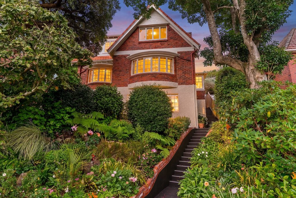 5 Easdale Street, Kelburn, Wellington - Carousel 1