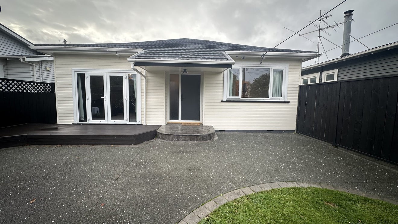 10 Byron Street, Petone, Lower Hutt - Carousel 1