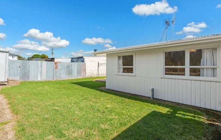 20 Carlisle Street, Greerton, Tauranga - Carousel 2
