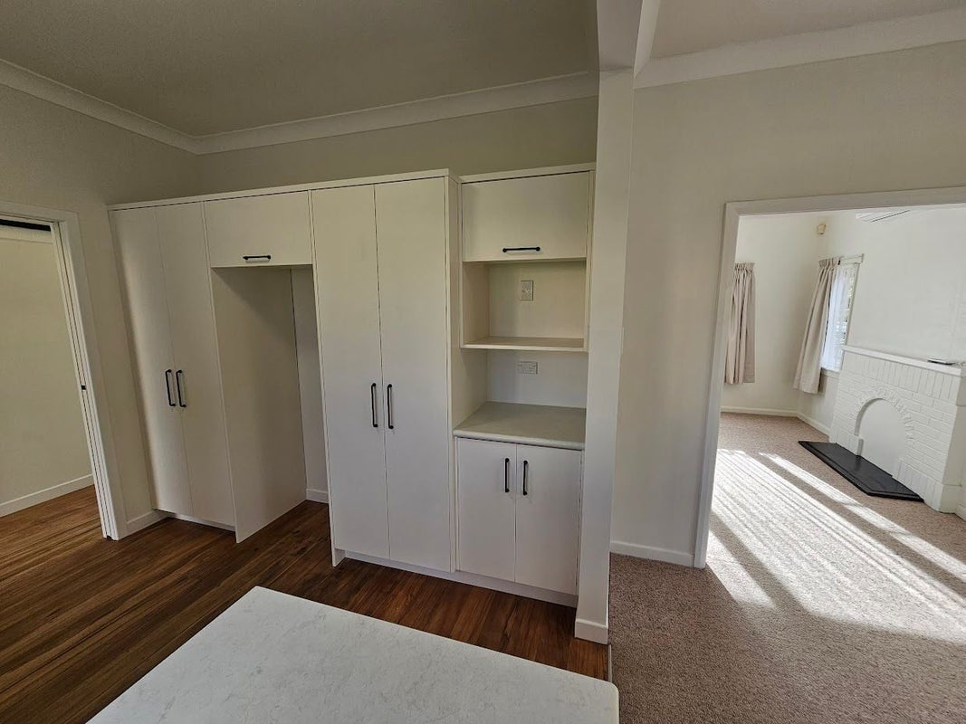 30 Oxford Street, Fairfield, Hamilton - Carousel 2