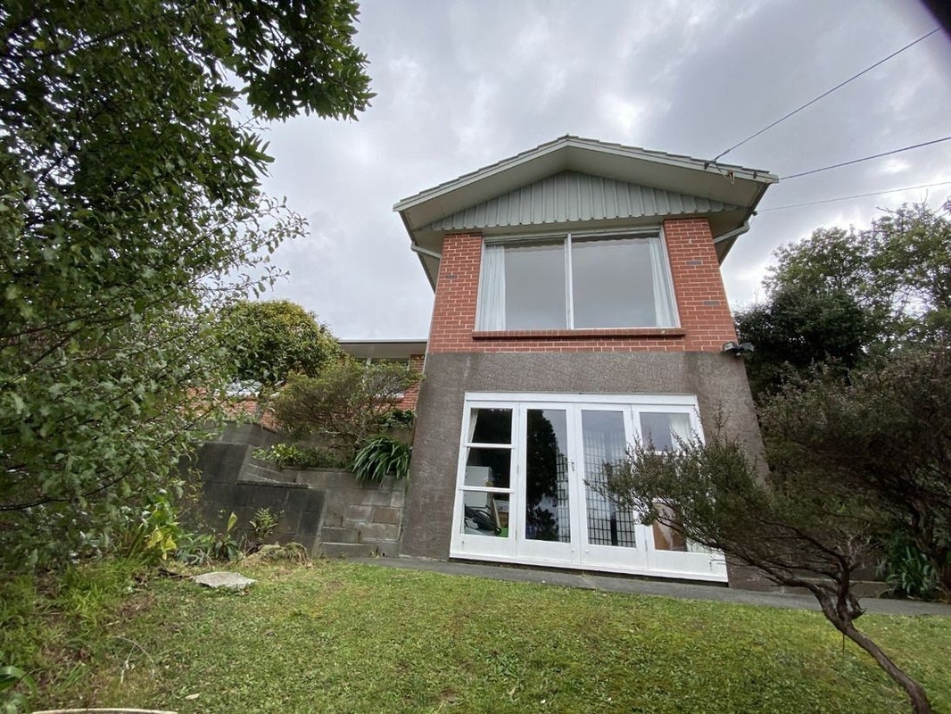 37 Huntleigh Park Way, Ngaio, Wellington - Carousel 1