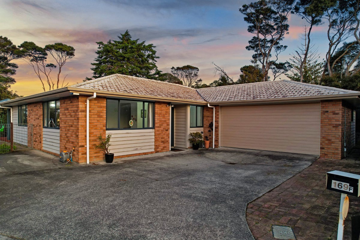 169F Colwill Road, Massey, Auckland - Carousel 1